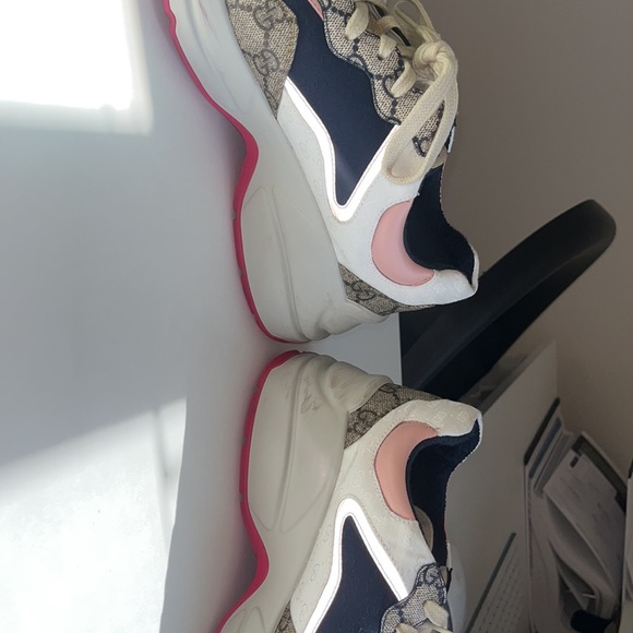 ๐๐๐Women's GG Rhyton sneaker - Picture 6 of 13